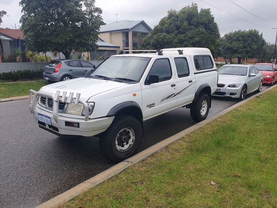 buy damaged nissan